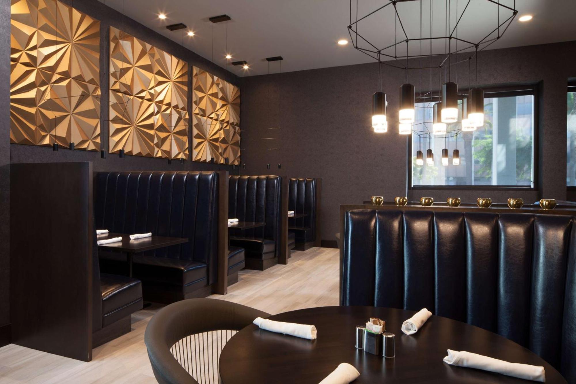H Angeles, Curio Collection By Hilton Hotel