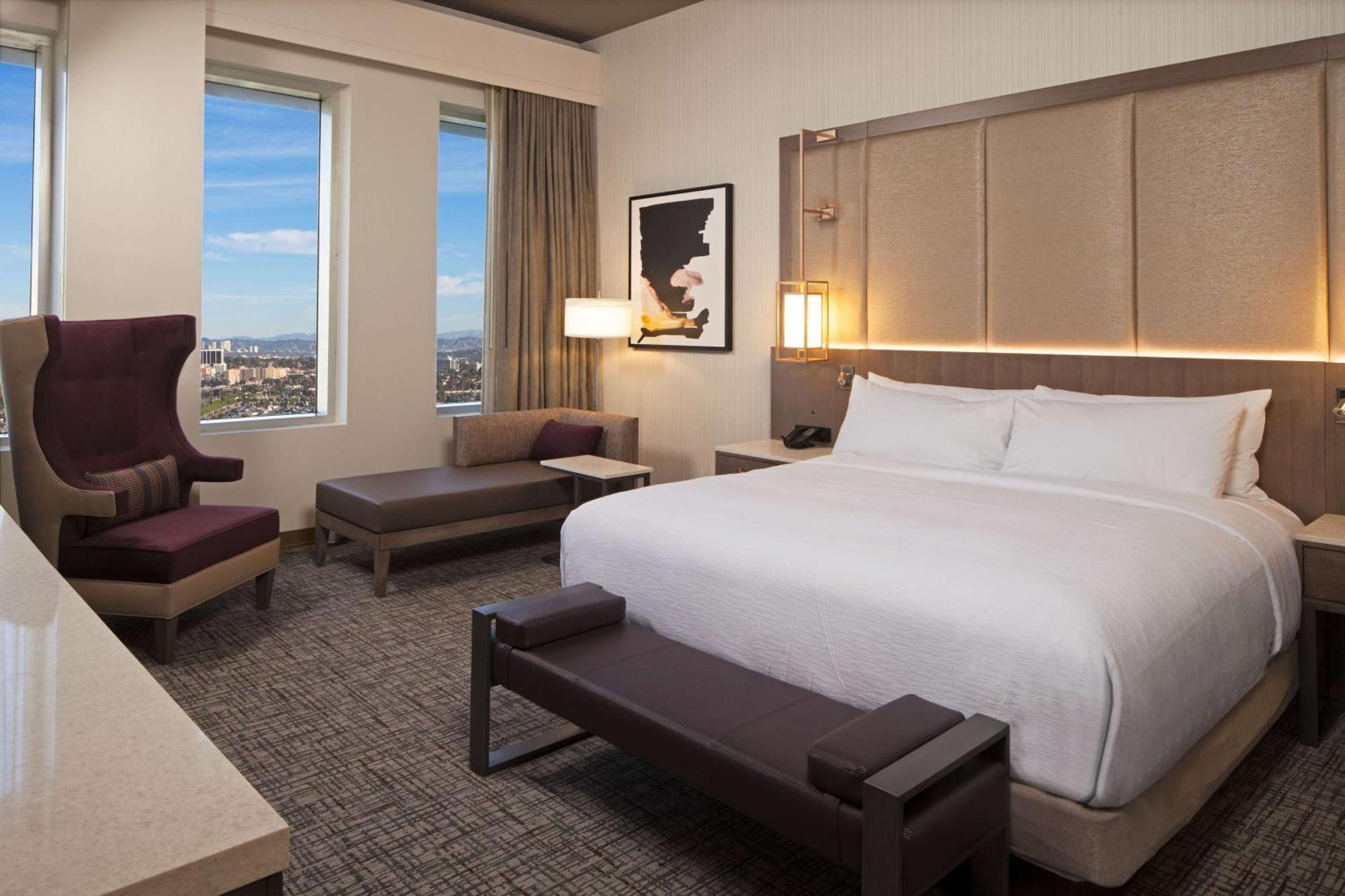 H Angeles, Curio Collection By Hilton Los Ángeles