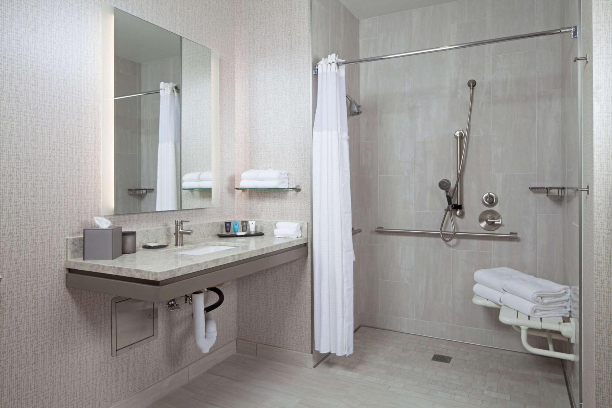 H Angeles, Curio Collection By Hilton Hotel Los Ángeles